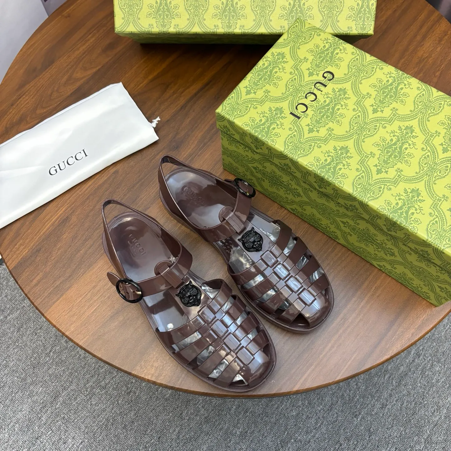 Men's shoes: 260💰[Gucci] sandals, counter quality, top-quality original items, real photos! Original T men's shoes 💰PU material, fine workmanship, comfortable; genuine 1:1 replica Size: 36 ~ 46